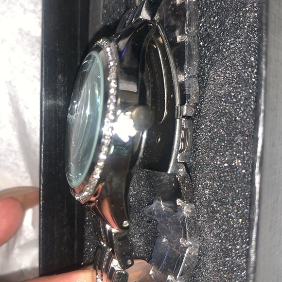 Milano Stainless Steel Women’s Watch NIB - Picture 3 of 7